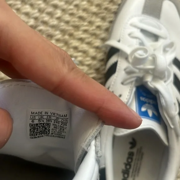 Adidas Sambas - Size US women’s 8 / men’s 6 - Picture 6 of 6